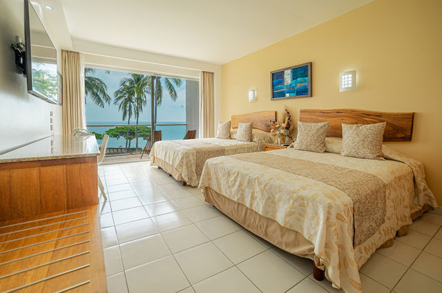 frontal-deluxe-with-terrace-ocean-view1.jpg