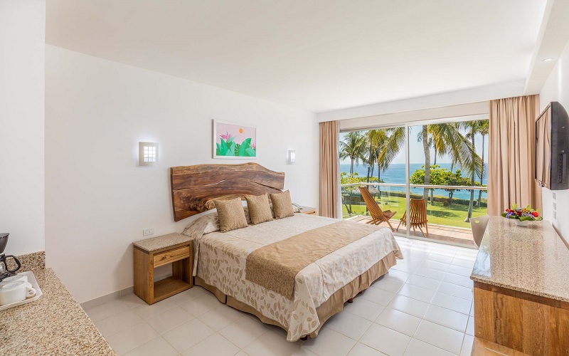 superior-room-with-terrace-and-front-ocean-view1.jpg